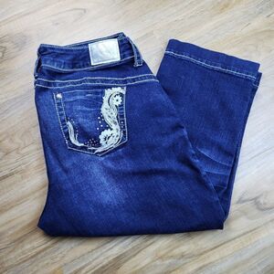 💇‍♀️Maurices Blue Rhinestone & Embroidered Premium Capri Jeans Size 18